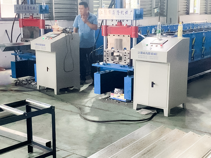 Máy tạo hình dầm nhà container có thể tháo rời