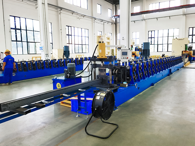 Máy tạo hình dầm hộp