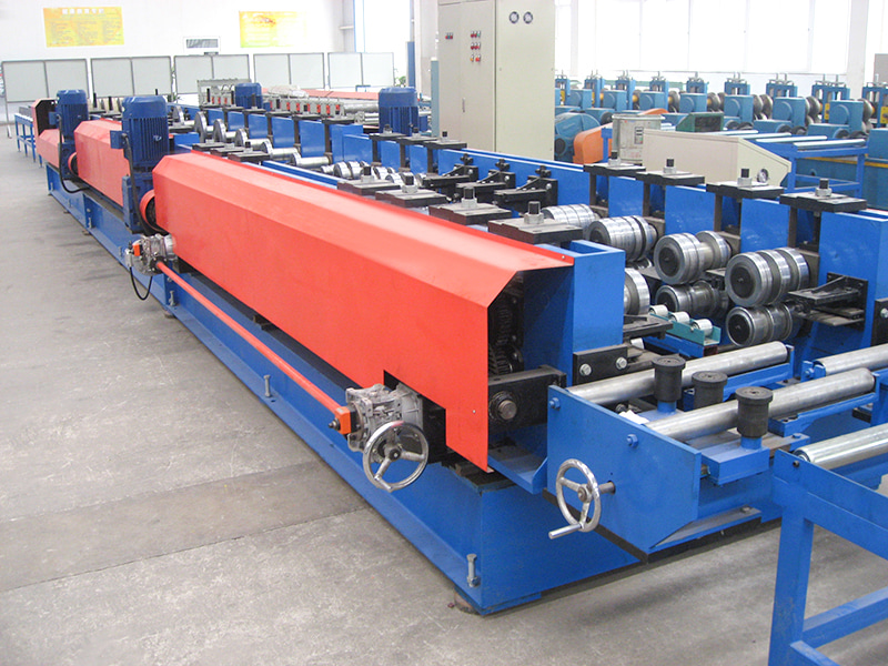 Máy tạo hình cuộn khay cáp